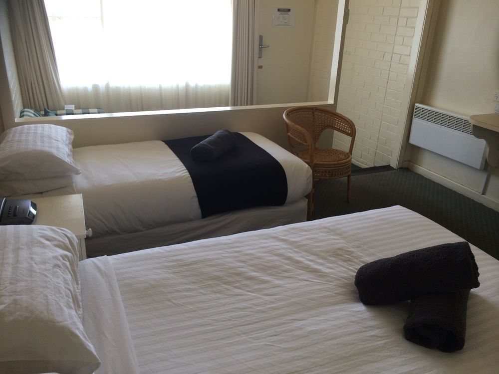 亚伯塔斯曼机场汽车旅馆 朗塞斯顿 外观 照片