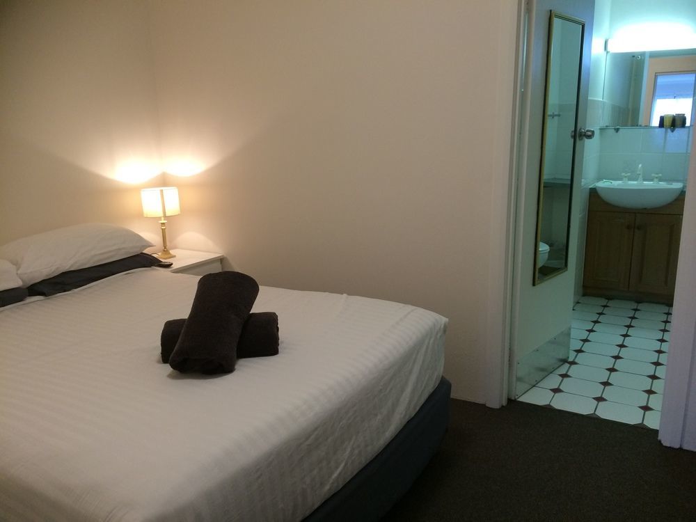 亚伯塔斯曼机场汽车旅馆 朗塞斯顿 外观 照片